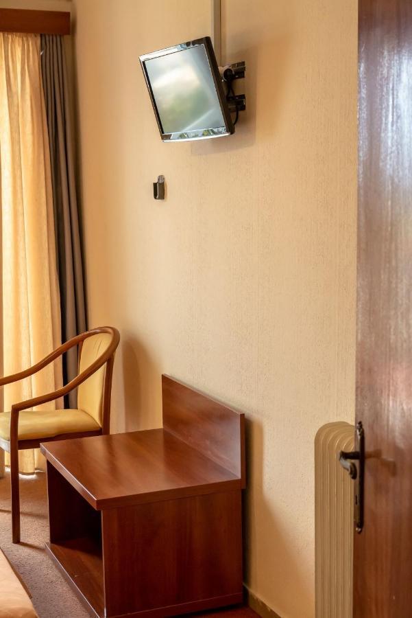 Telis Hotel Aigio Dış mekan fotoğraf